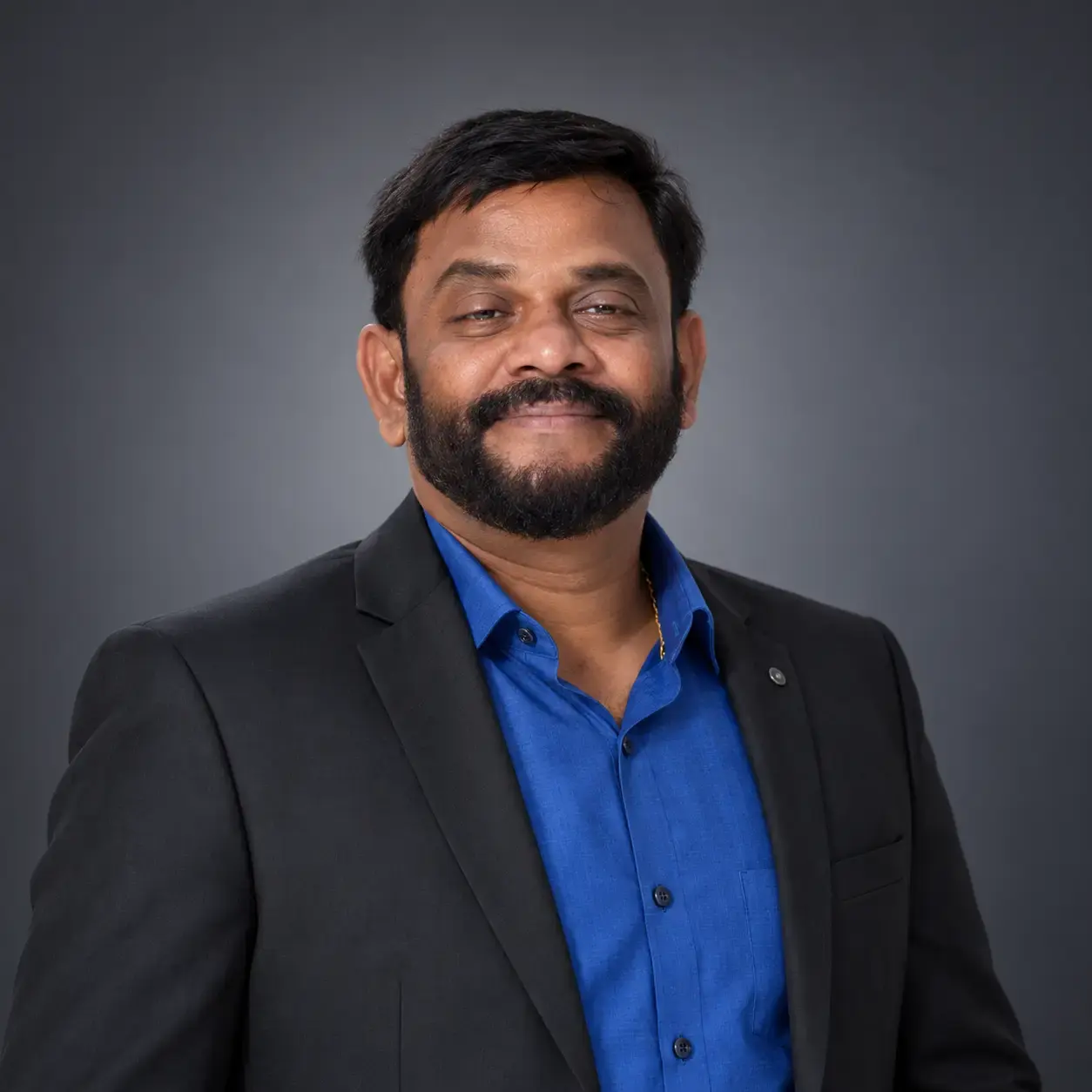 Portrait of Suresh Chami